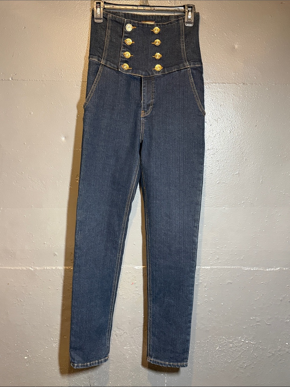 High-Rise Dark Blue Jeans with Decorative Gold Buttons
